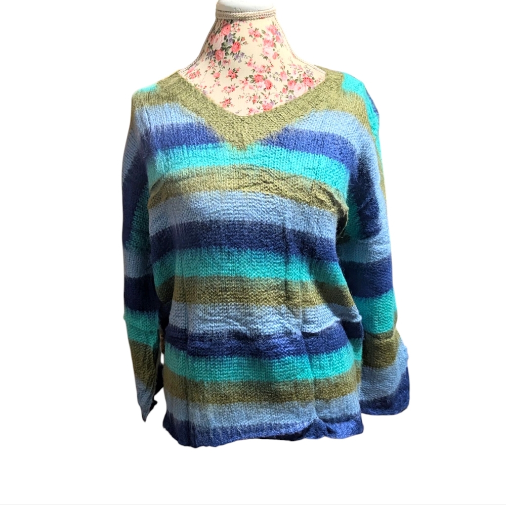 Striped V-neck Semi-cropped Sweater
